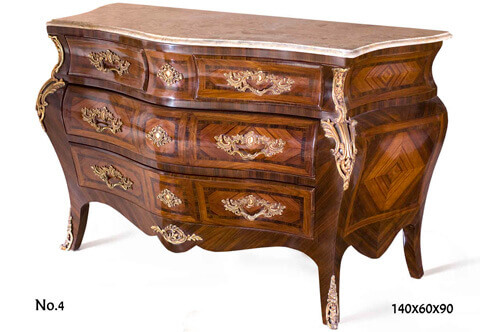 French Louis XV ormolu-mounted sans traverse quarter veneer inlaid Bombé three pieces Commode Bordelaise Set