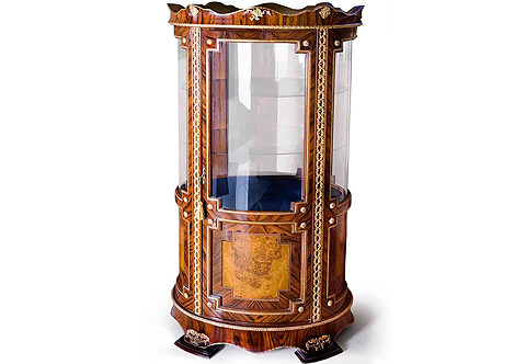 Napoleon III ormolu-mounted veneer inlaid oval shaped panorama Vitrine de Milieu