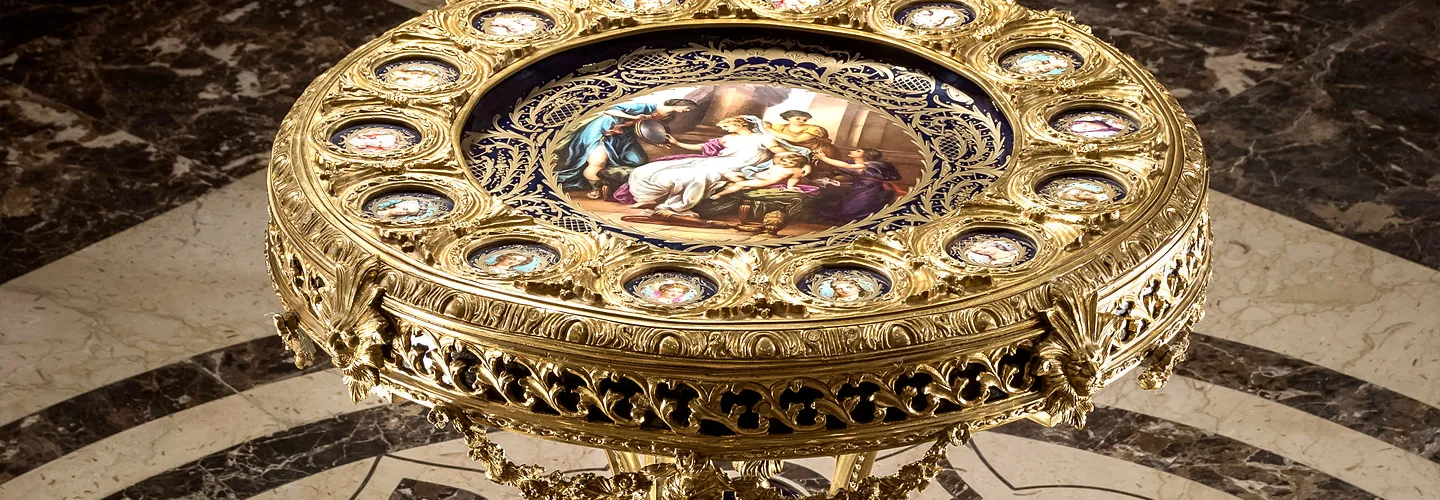 Exclusive acquisition of a Francois Linke style French Louis XV ormolu-mounted console table, a masterpiece of fine veneer inlay and royal prestige.