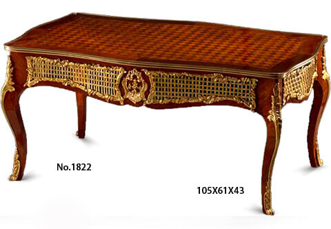 French Louis XV Rococo style gilt-ormolu-mounted lattice parquetry and sans traverse quarter veneer inlaid trellis ormolu sides Table De salon