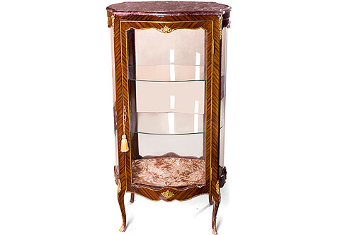 Louis XV ormolu-mounted sans-traverse quarter veneer inlaid marble topped oval convex shaped Vitrine de Milieu after the model by François Linke